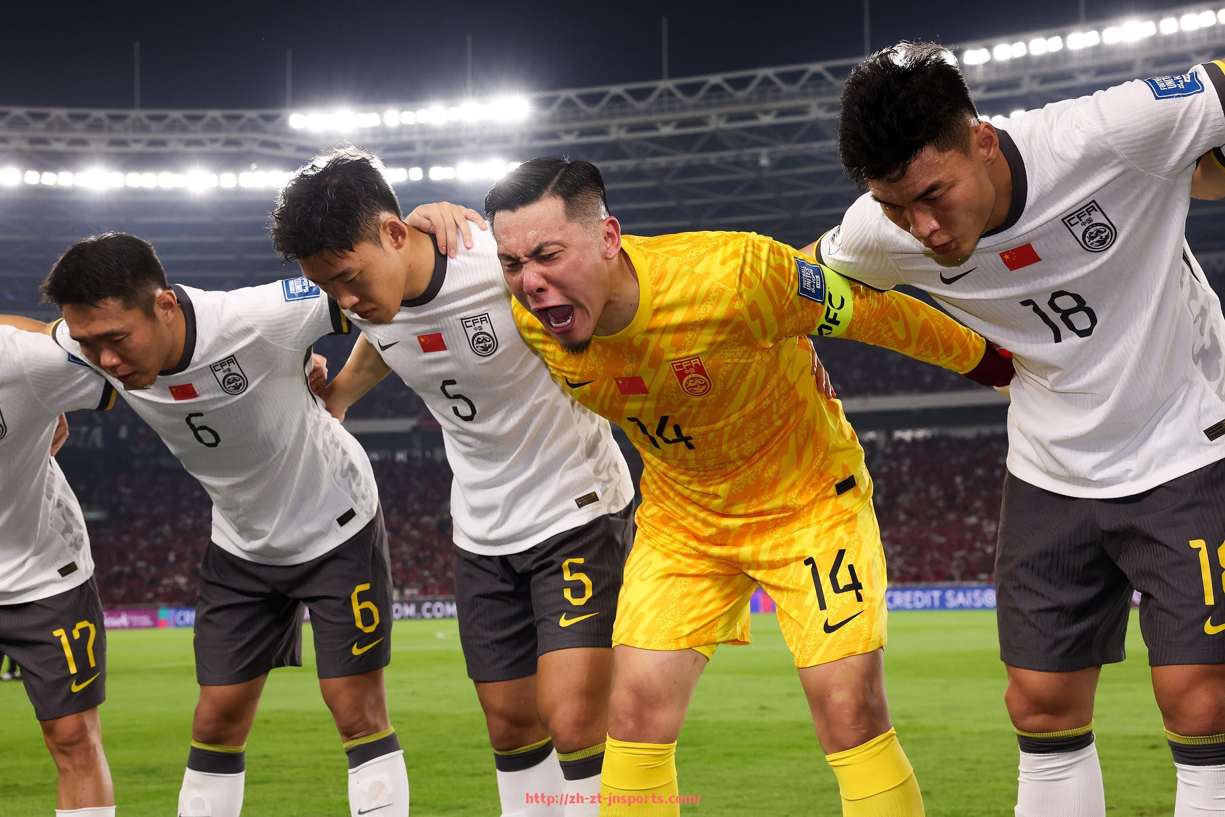 JN江南体育-法甲纪录保持者名单及其在联赛中的传奇表现回顾