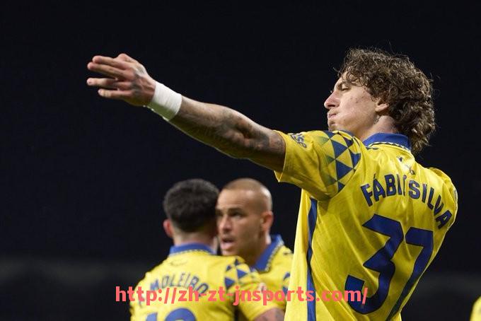 JN江南体育-火箭队直播安排及重要赛事回顾及赛季表现总结